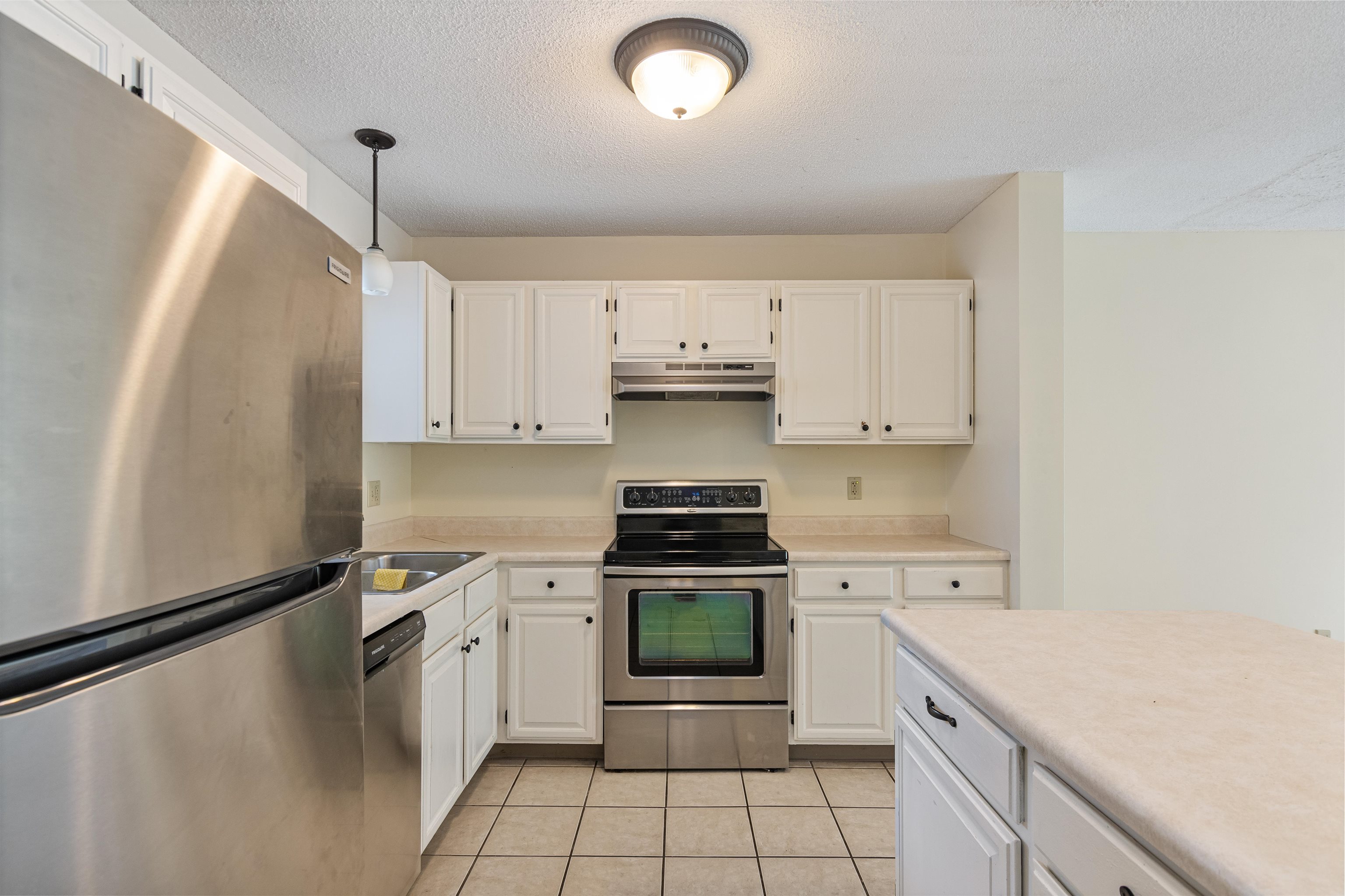 76 Saybrook Road Essex Junction, VT 05452 - Photo 3 of 43 Gallery Image 3