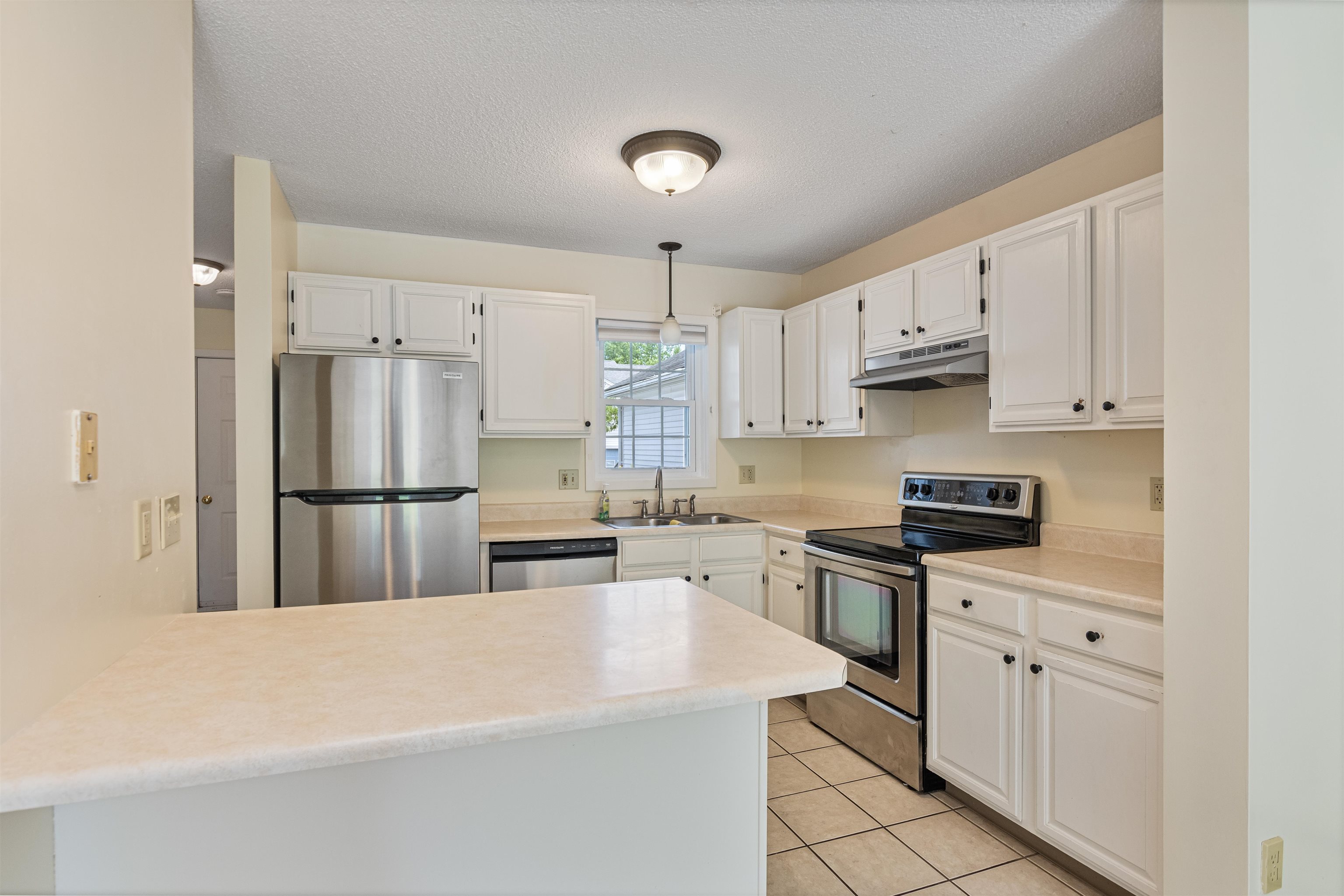 76 Saybrook Road Essex Junction, VT 05452 - Photo 8 of 43 Gallery Image 8