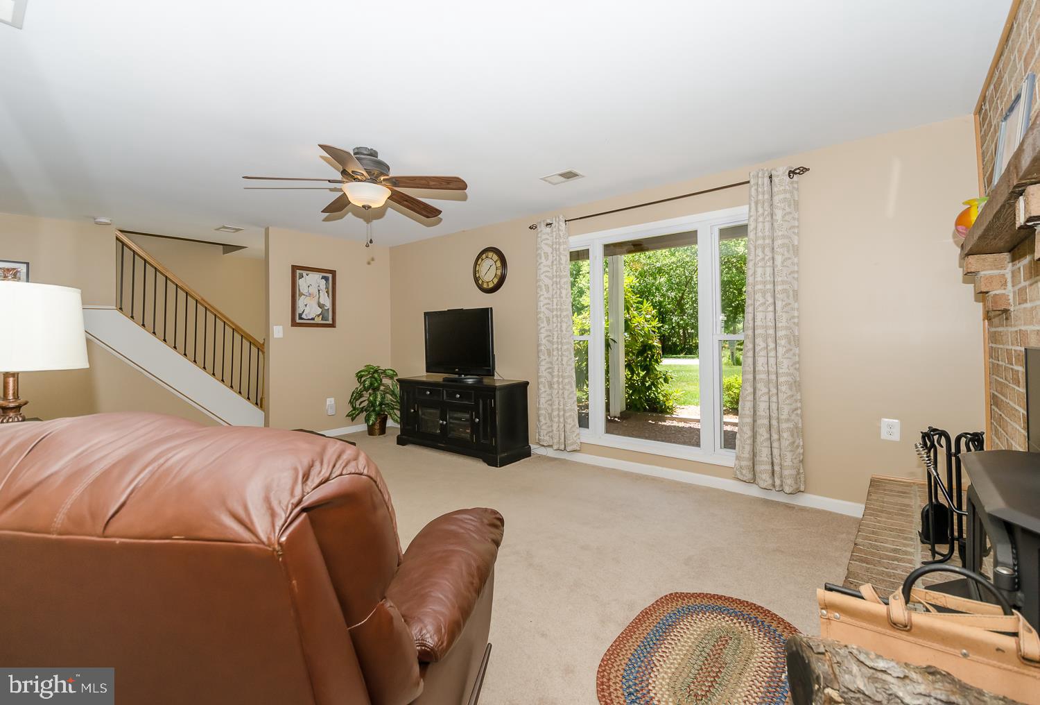 142 Circle Road Pasadena, MD 21122 - Photo 12 of 56 Large picture window for lots of natural light