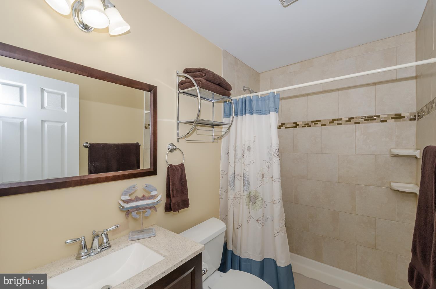 142 Circle Road Pasadena, MD 21122 - Photo 16 of 56 Main level bathroom!