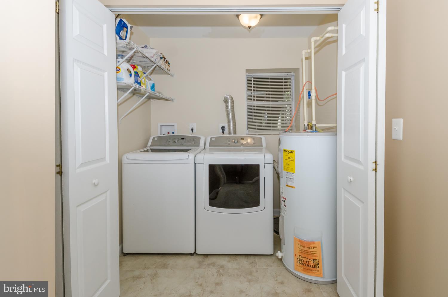 142 Circle Road Pasadena, MD 21122 - Photo 17 of 56 Laundry on this level, also!