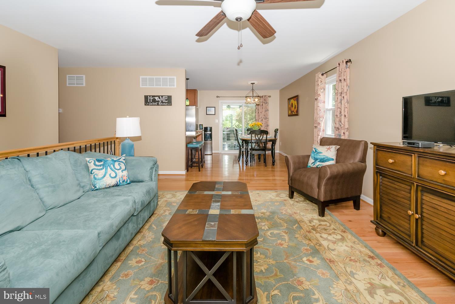 142 Circle Road Pasadena, MD 21122 - Photo 20 of 56 Looking towards Dining Room and the enclosed porch