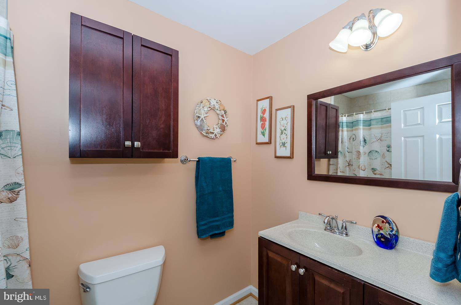 142 Circle Road Pasadena, MD 21122 - Photo 35 of 56 Hall bath, one of 3 full bathrooms!