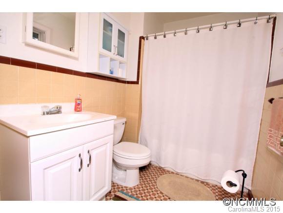 222 Batson Road Brevard, NC 28712 - Photo 12 of 20 Gallery Image 12