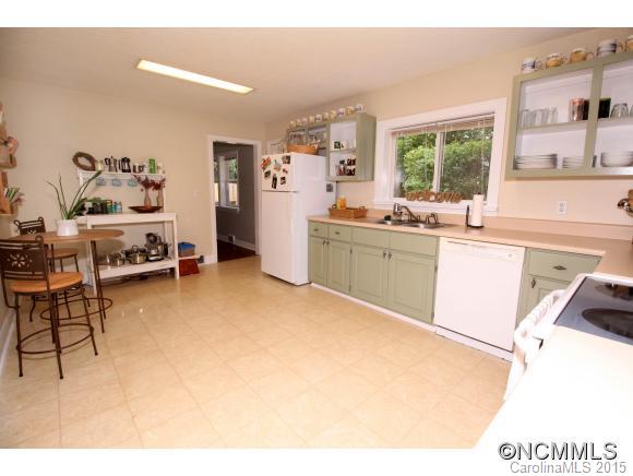 222 Batson Road Brevard, NC 28712 - Photo 8 of 20 Gallery Image 8