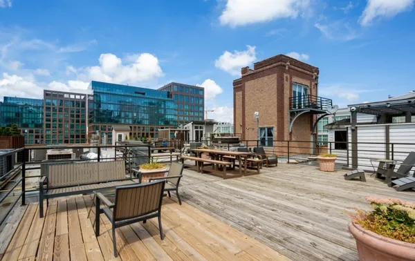 $5,396 | 14 North Peoria Street, Unit 5H, Chicago, IL 60607