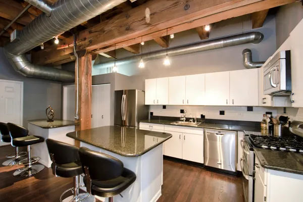 $5,396 | 14 North Peoria Street, Unit 5H, Chicago, IL 60607