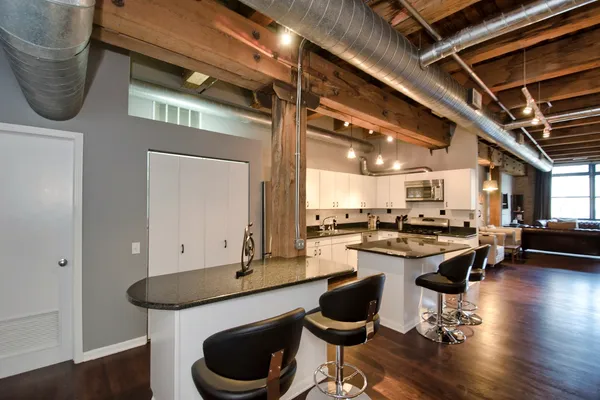 $5,396 | 14 North Peoria Street, Unit 5H, Chicago, IL 60607