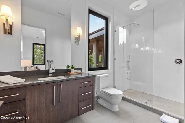 $9,395,000 | 2833 East Lower Pasture Road, Harrison, ID 83833