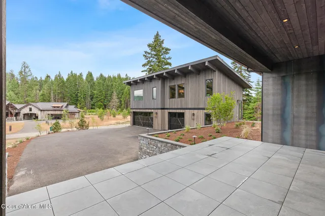 $9,395,000 | 2833 East Lower Pasture Road, Harrison, ID 83833