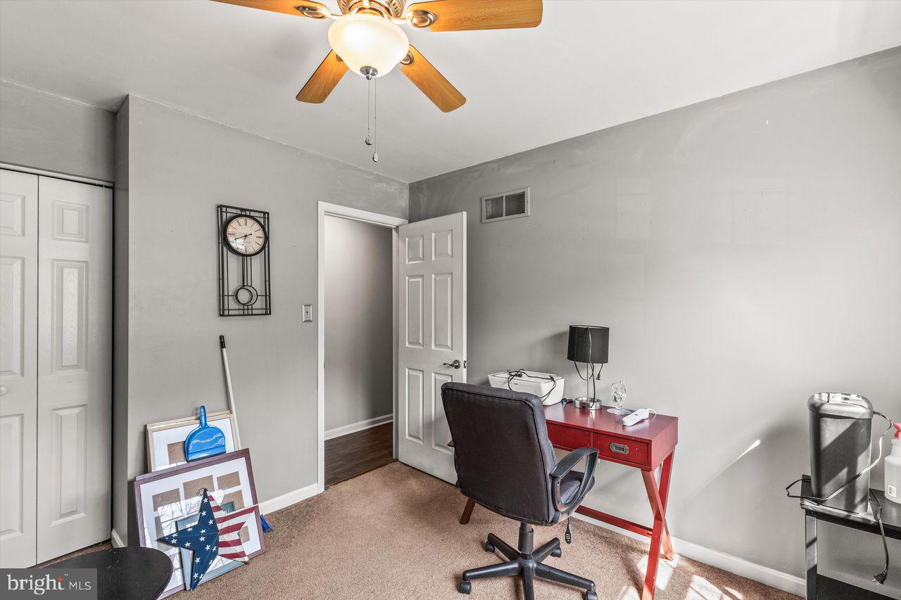 3051 Druck Valley Road York, PA 17406 - Photo 21 of 33 Cozy workspace with modern charm.