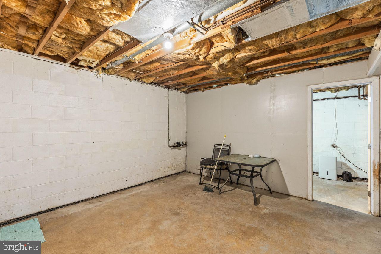 3051 Druck Valley Road York, PA 17406 - Photo 24 of 33 Versatile space ready for transformation.