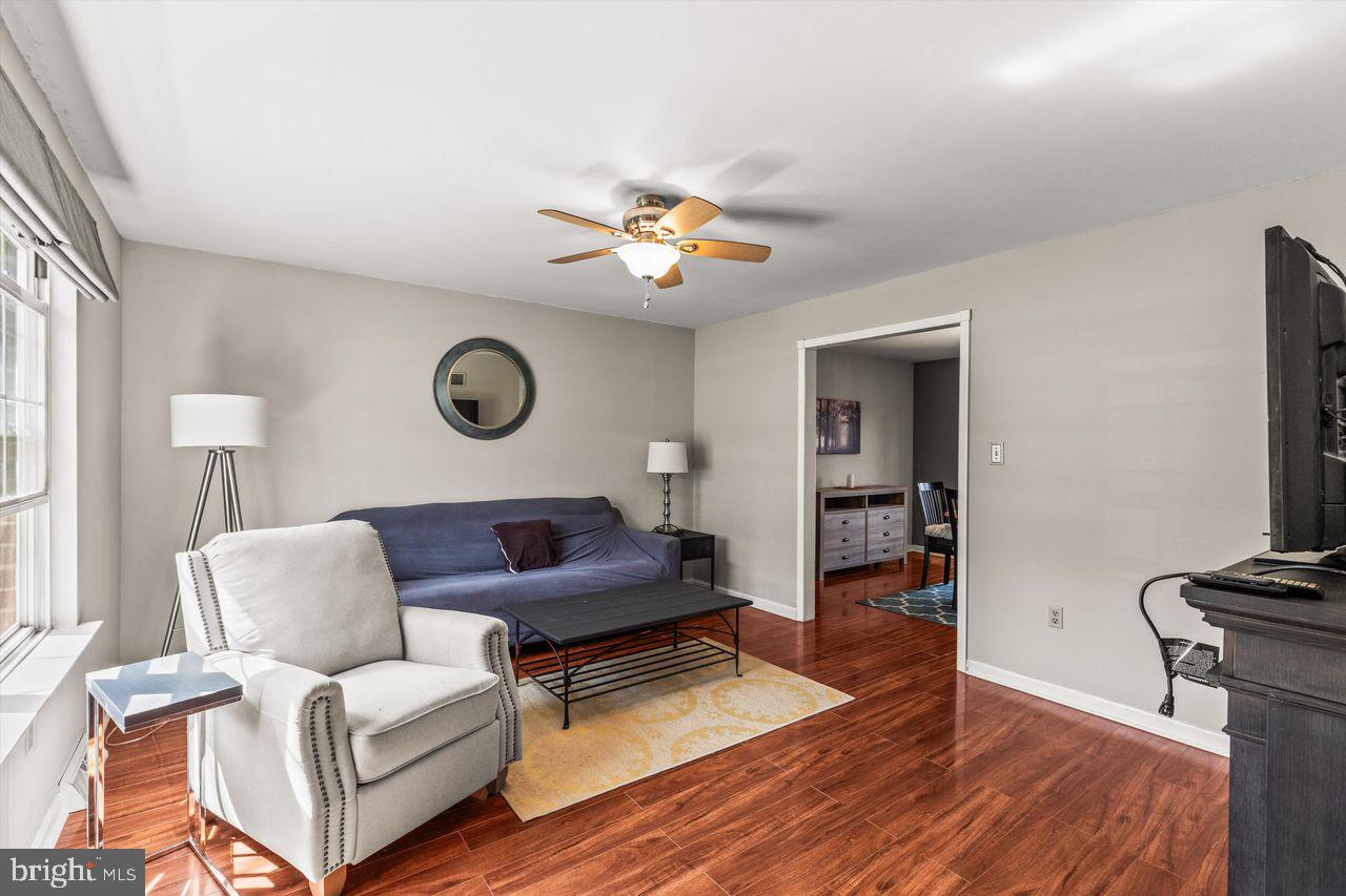 3051 Druck Valley Road York, PA 17406 - Photo 6 of 33 Bright and inviting living space.