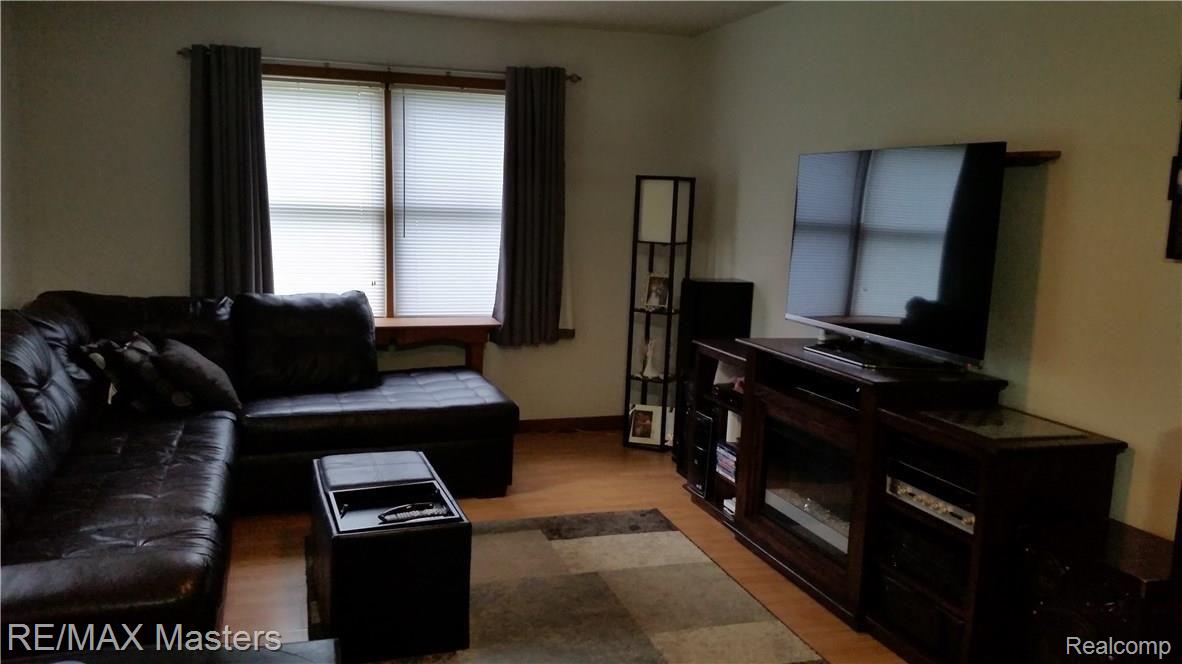 20500 Merriman Road Romulus, MI 48174 - Photo 12 of 30 20150808_090451.jpg
