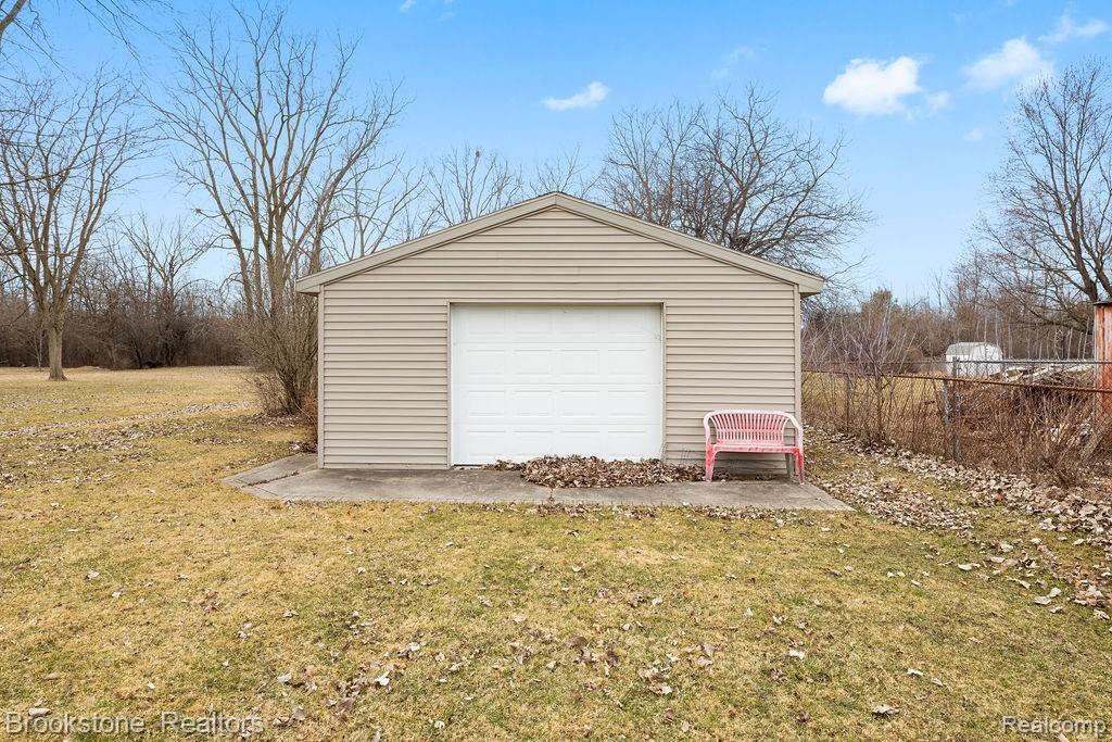 2166 Howe Road Burton, MI 48519 - Photo 22 of 24 GO0A9408.jpg