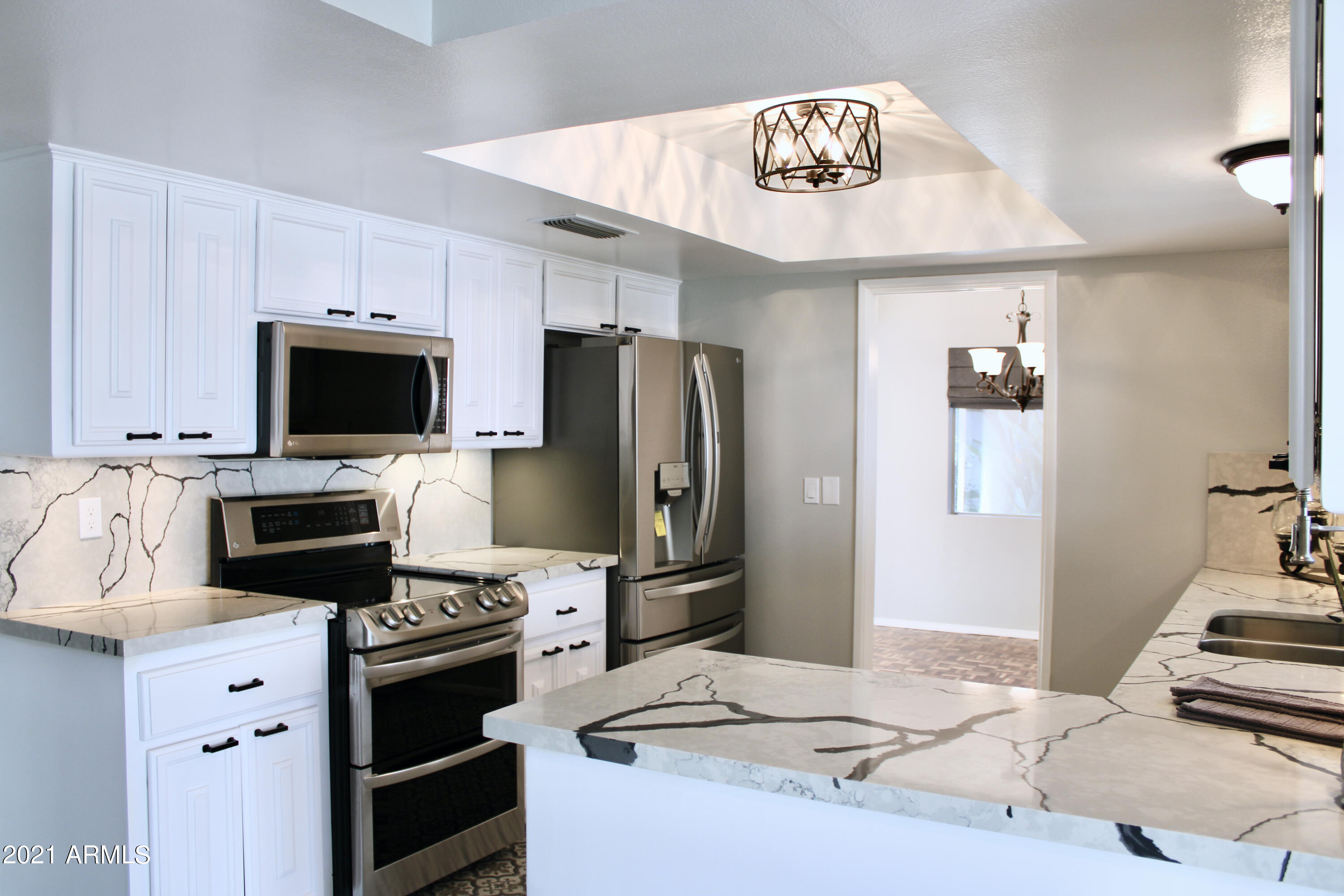 1 East Calavar Road Phoenix, AZ 85022 - Photo 9 of 47 IMG_0013