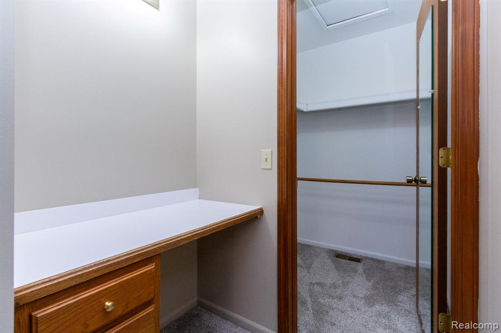 195 Meadow Ln Circle Rochester Hills, MI 48307 - Photo 21 of 34
