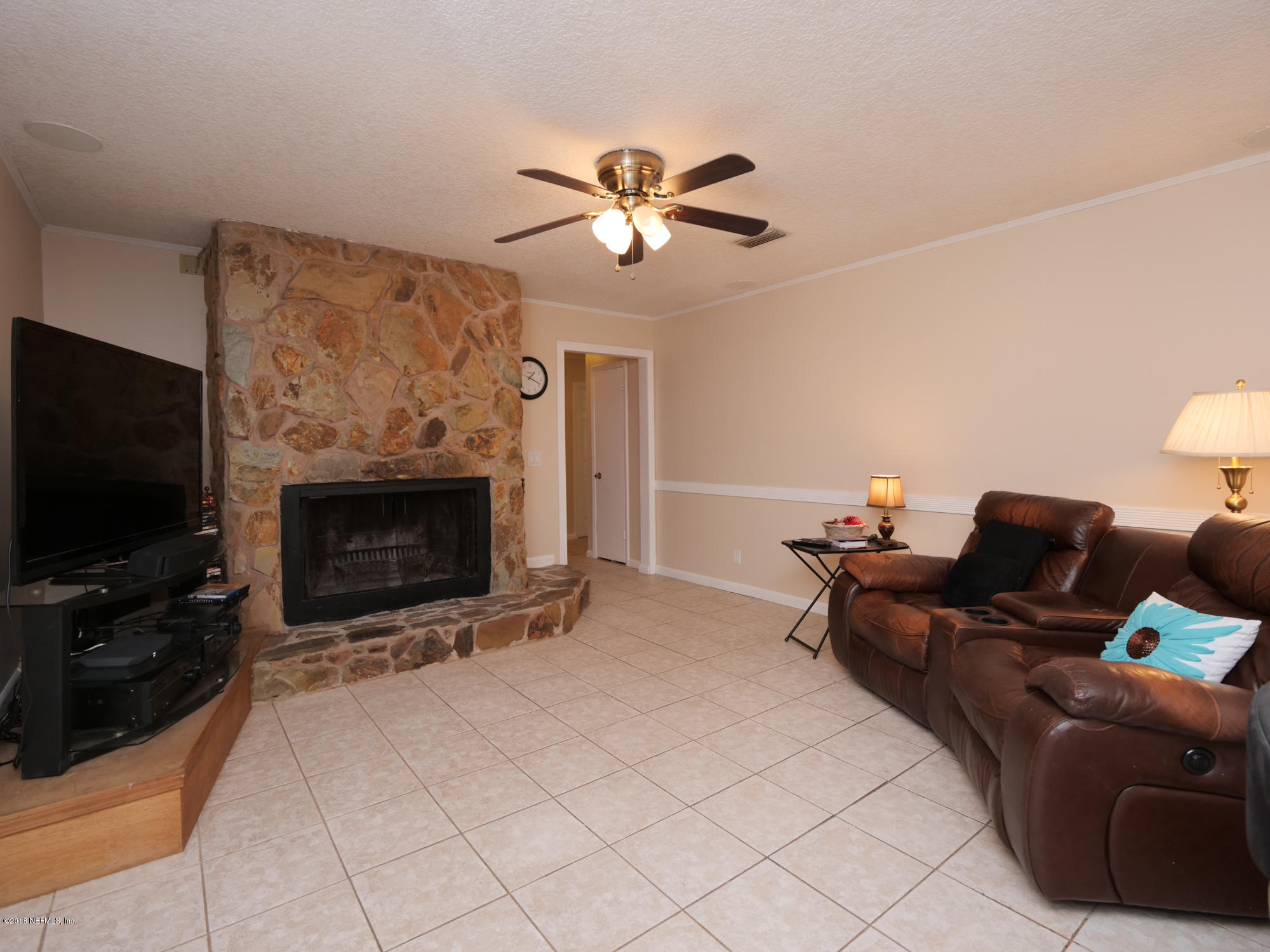 5446 Hickson Road Jacksonville, FL 32207 - Photo 14 of 32 family room