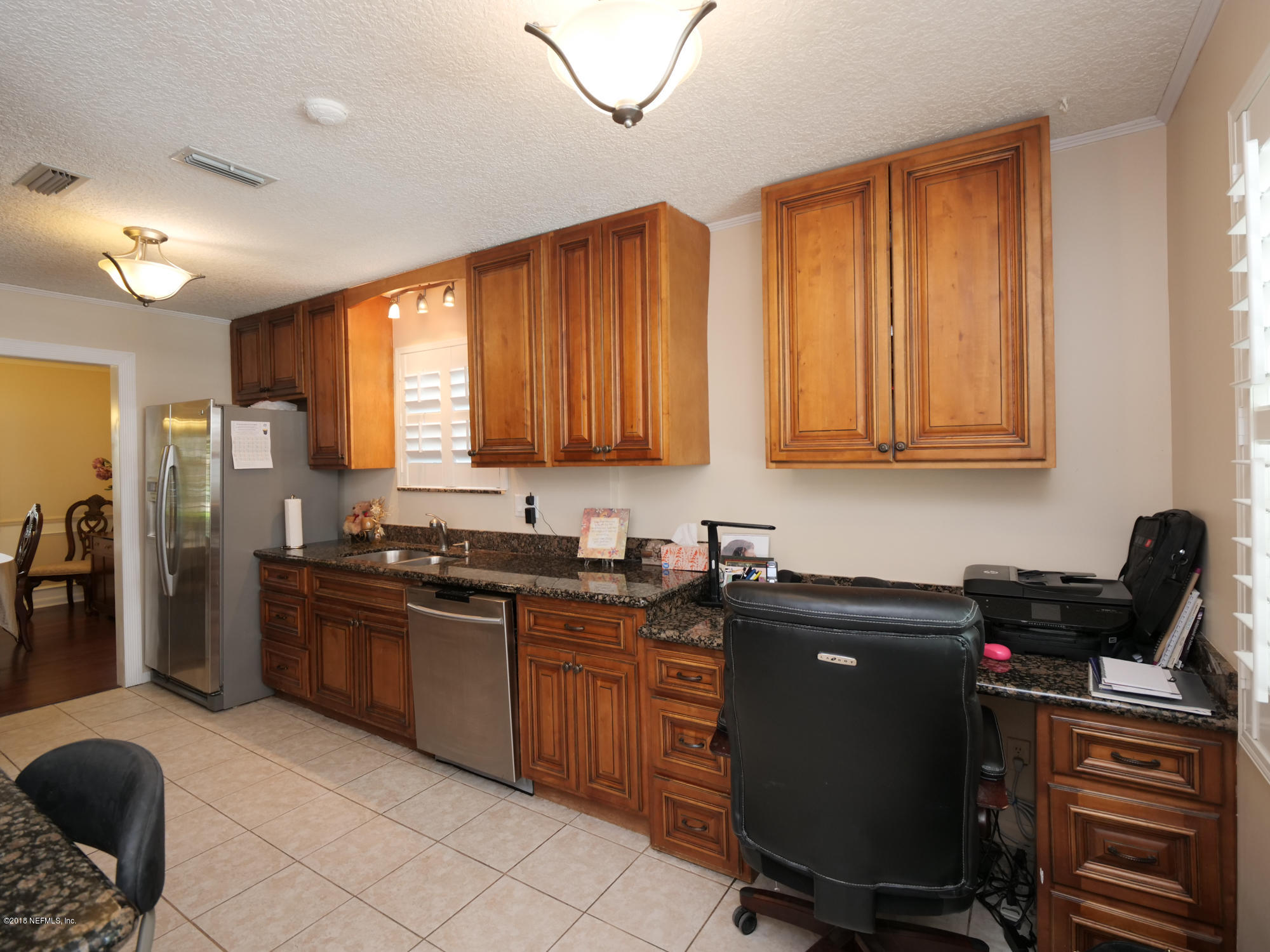 5446 Hickson Road Jacksonville, FL 32207 - Photo 10 of 32 Office space in kitchen