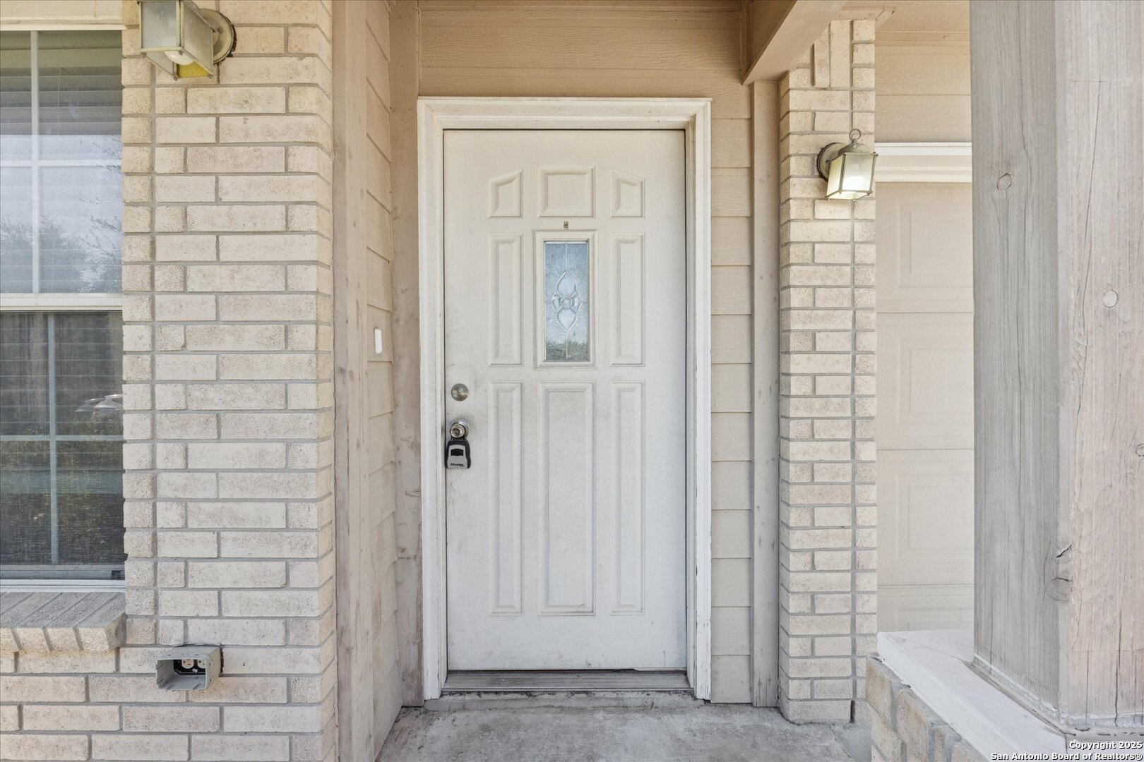9219 Hanover Cove Converse, TX 78109 - Photo 4 of 46 a view of a bathroom