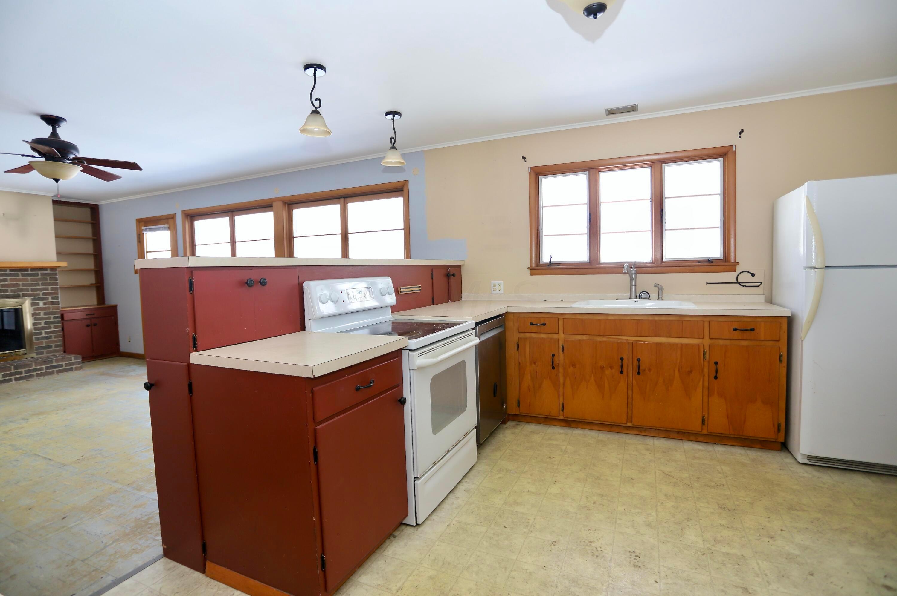 354 Troy Road Delaware, OH 43015 - Photo 8 of 35 kitchen