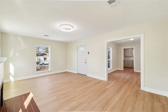 $1,500 | 734 Genoa Avenue, Dallas, TX 75216