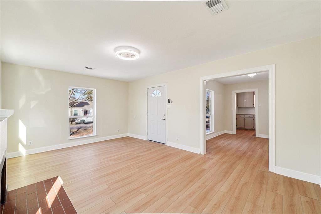 734 Genoa Avenue Dallas, TX 75216 - Photo 6 of 24