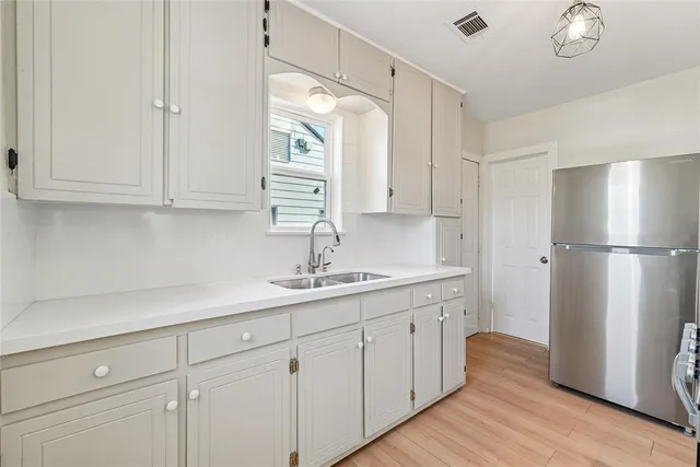 $1,500 | 734 Genoa Avenue, Dallas, TX 75216