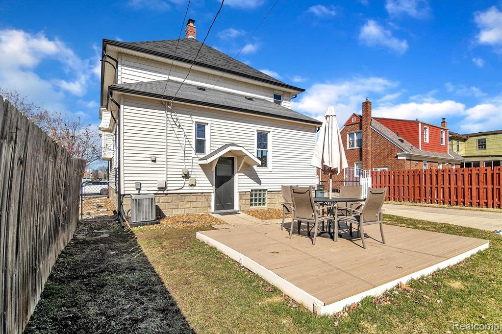 22816 Ridgeway Street St. Clair Shores, MI 48080 - Photo 39 of 43