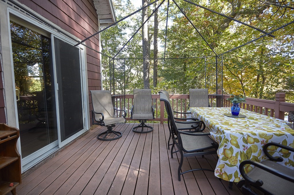 14 Elginwood Road Peabody, MA 01960 - Photo 3 of 19 Gallery Image 3