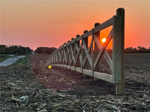 $279,000 | 4 92nd Highway, Smithville, MO 64089