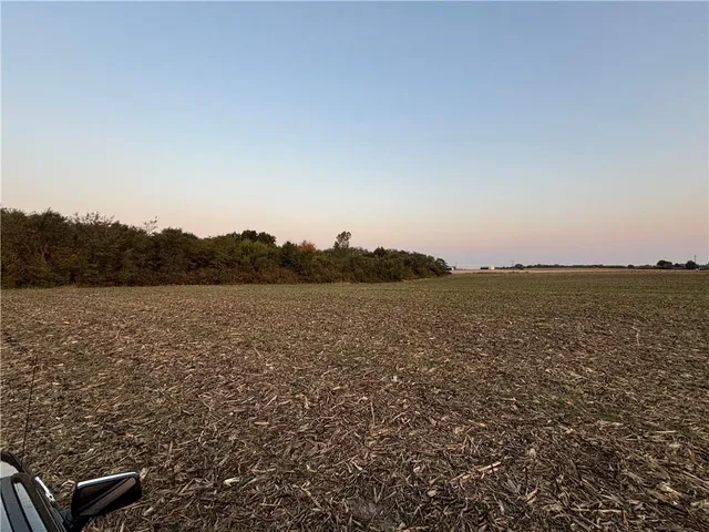 $279,000 | 4 92nd Highway, Smithville, MO 64089