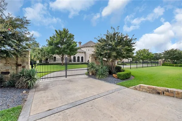 $20,000 | 1567 West Dove Road, Westlake, TX 76092