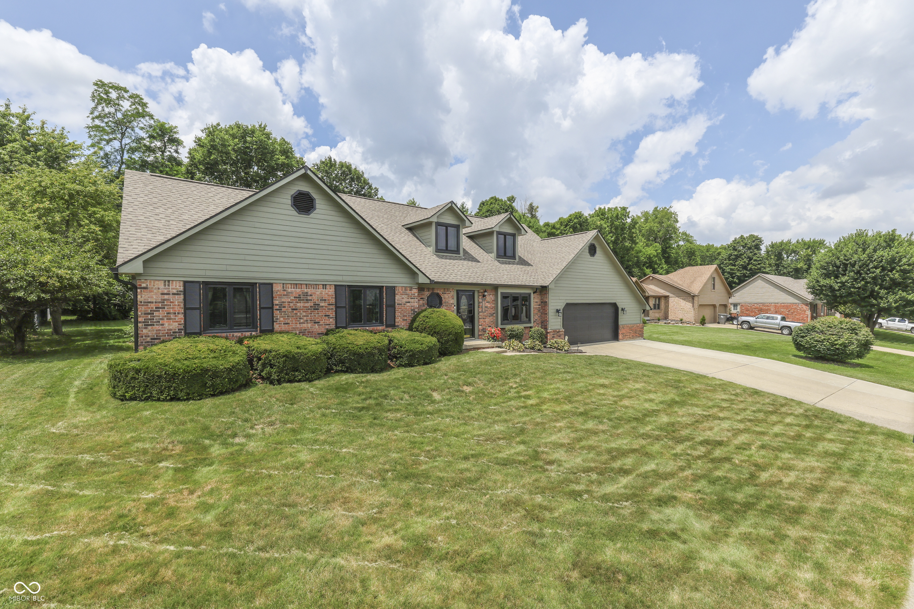 8220 Forward Pass Road Indianapolis, IN 46217 - Photo 3 of 54 Gallery Image 3