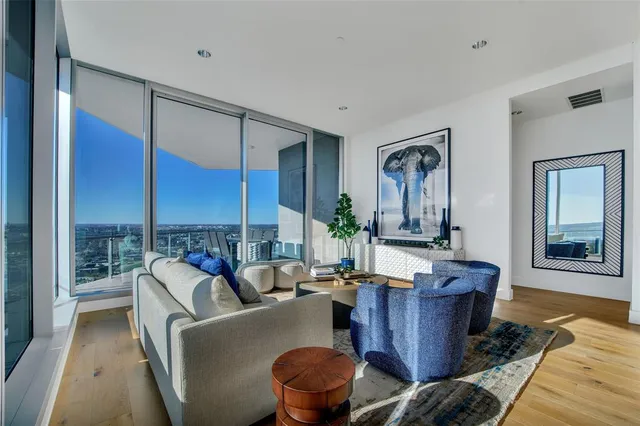 $2,799,000 | 3130 North Harwood Street, Unit 2802, Dallas, TX 75201