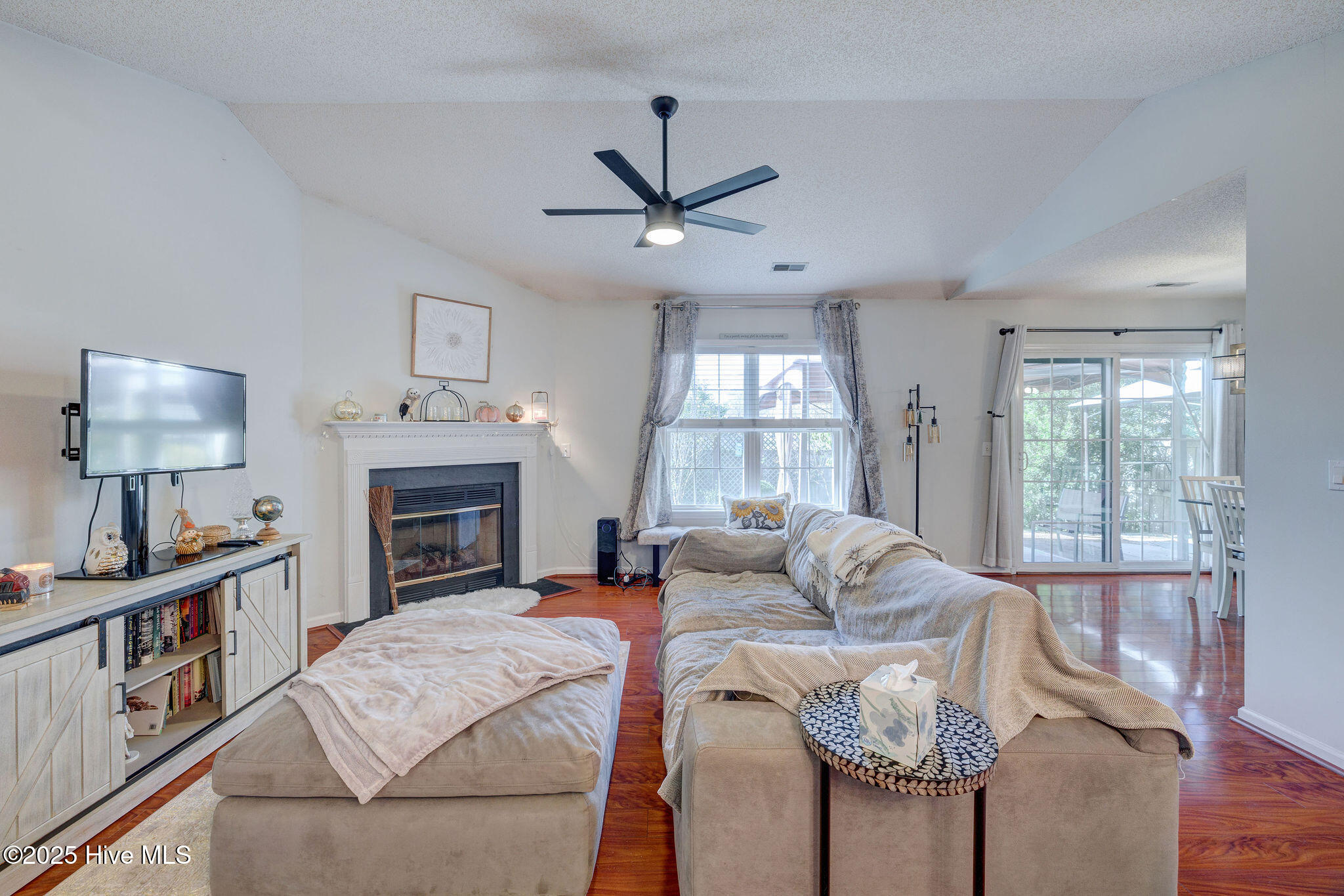 413 Point View Court Wilmington, NC 28411 - Photo 7 of 31 413PointViewCourt-14