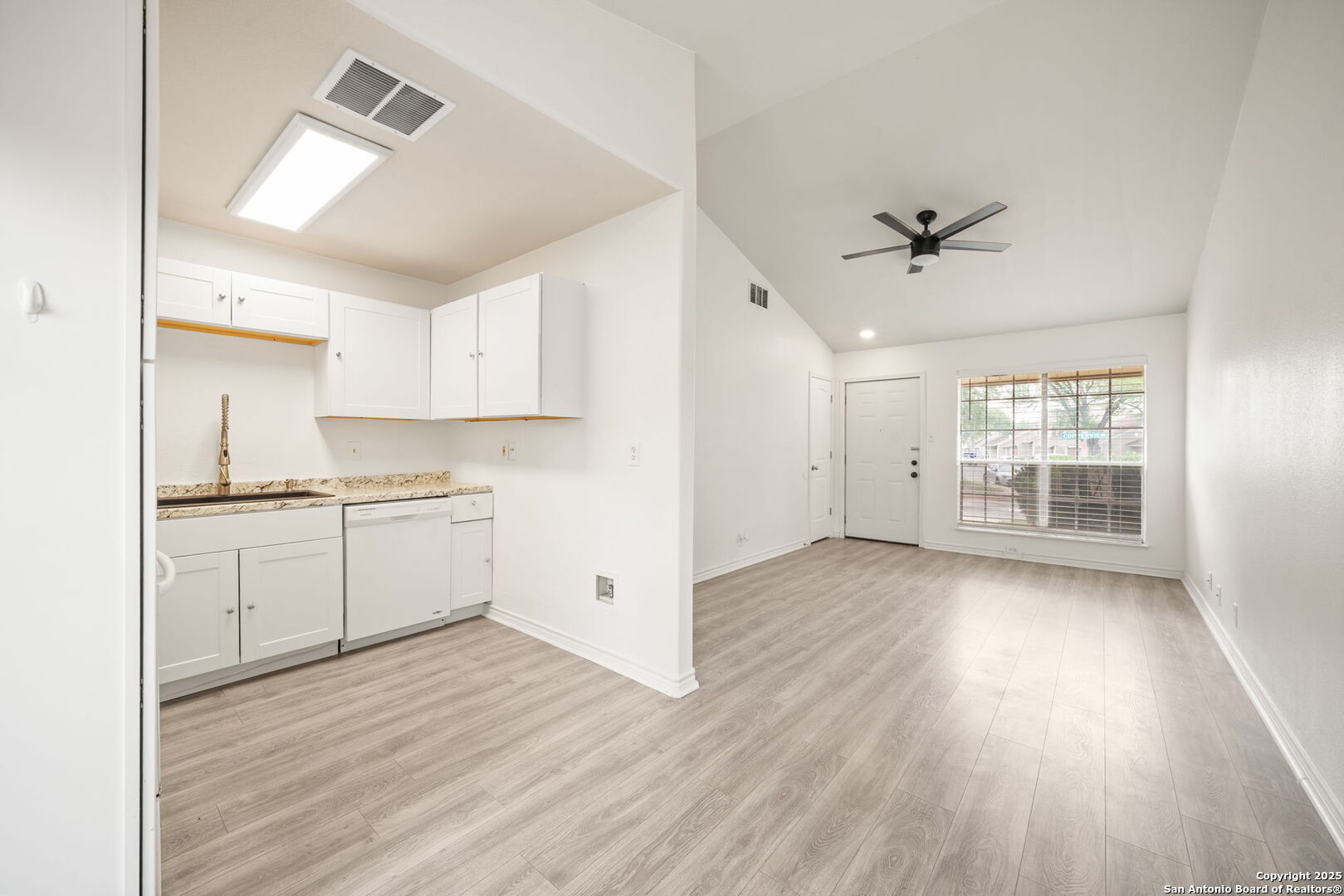 9140 Timber Path, Unit 3101 San Antonio, TX 78250 - Photo 6 of 17