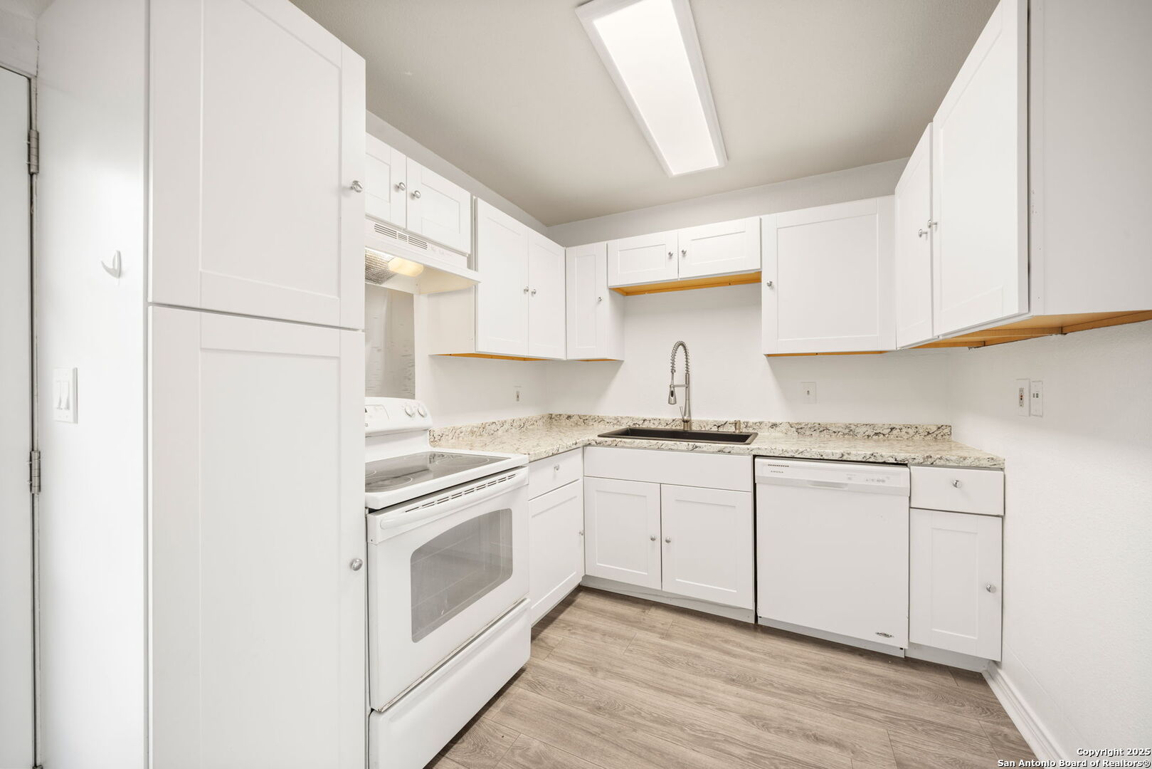 9140 Timber Path, Unit 3101 San Antonio, TX 78250 - Photo 7 of 17