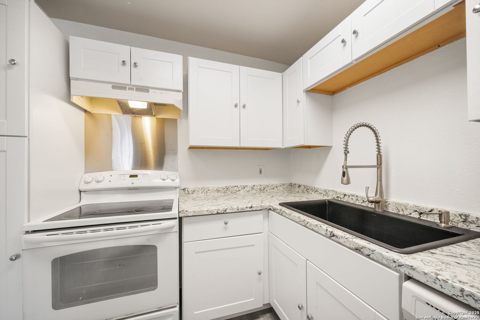 9140 Timber Path, Unit 3101 San Antonio, TX 78250 - Photo 8 of 17