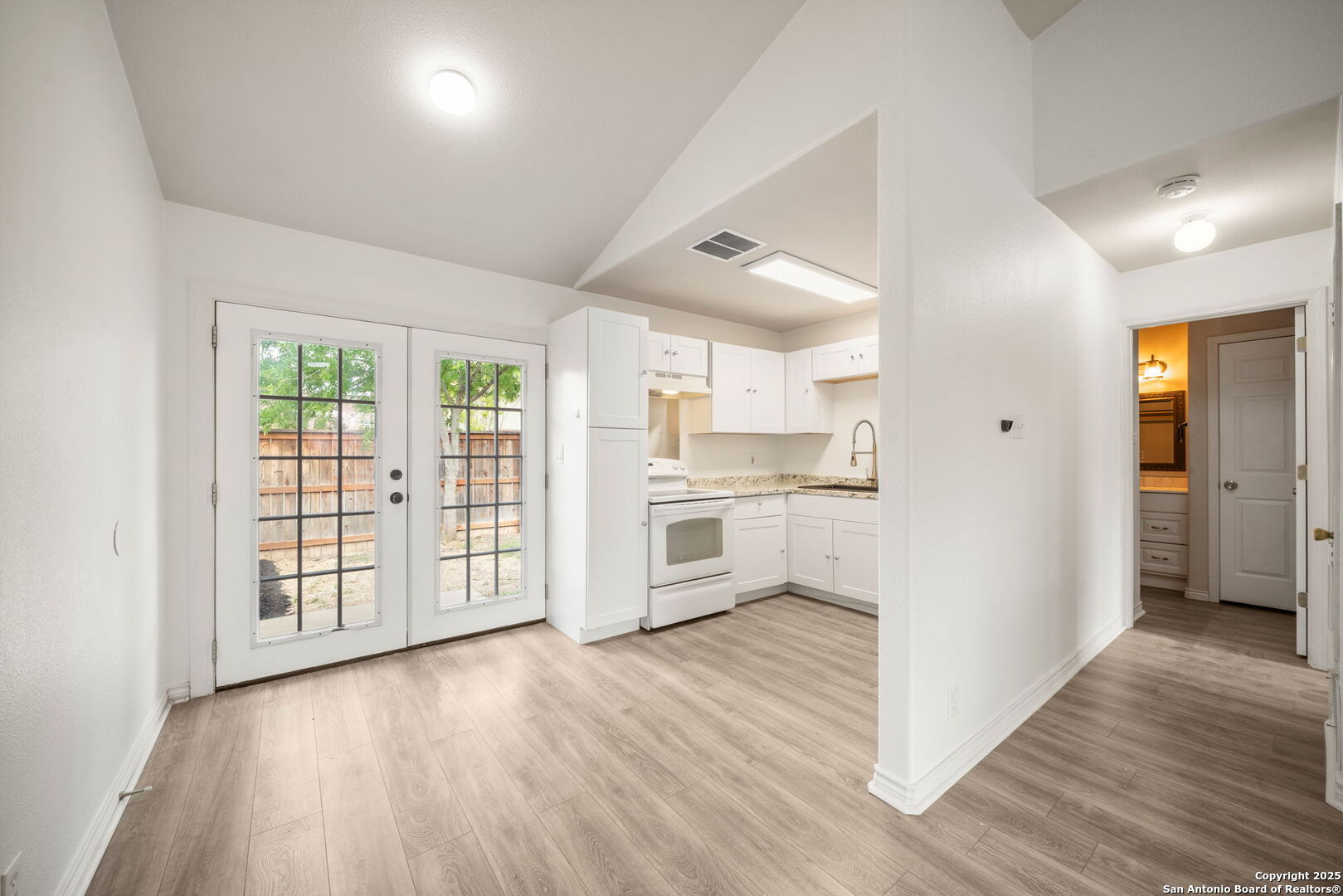 9140 Timber Path, Unit 3101 San Antonio, TX 78250 - Photo 10 of 17