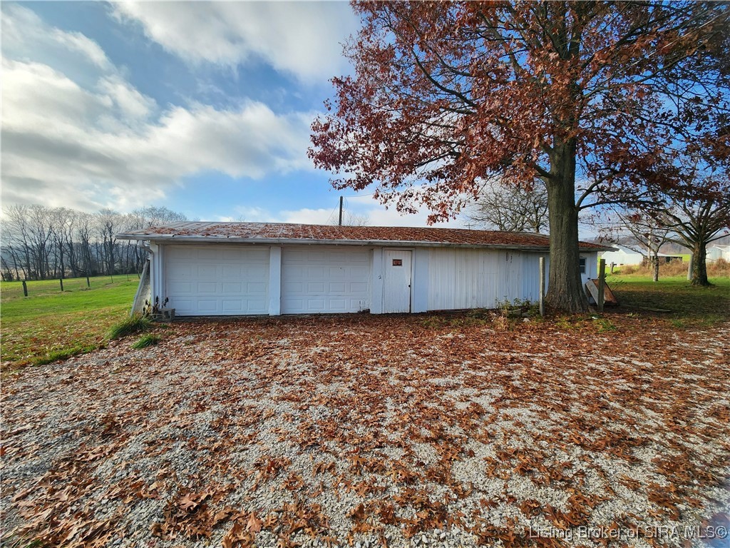2175 Heth Washington Road Southwest Central, IN 47110 - Photo 5 of 25 Garage