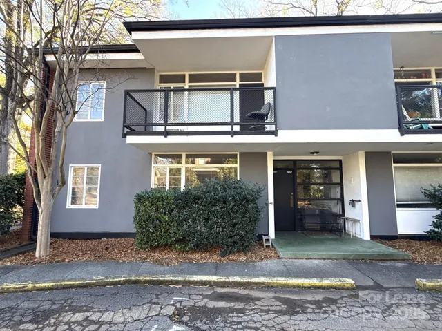$1,090 | 2126 East 7th Street, Unit 103, Charlotte, NC 28204