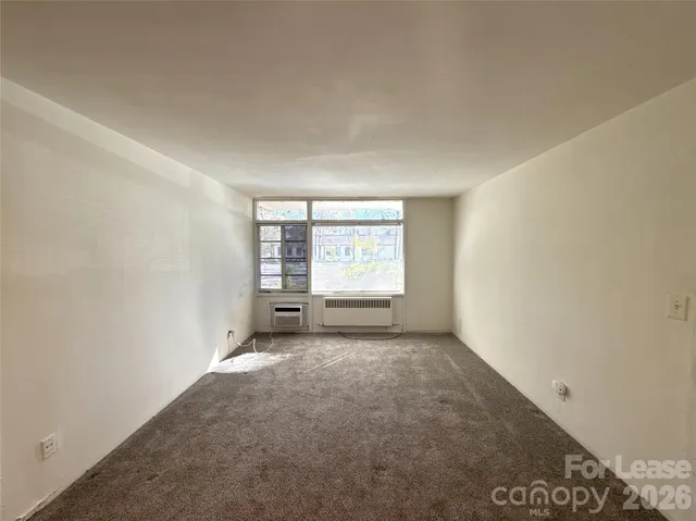 $1,090 | 2126 East 7th Street, Unit 103, Charlotte, NC 28204