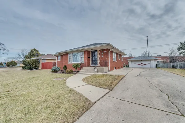 $499,999 | 8837 Oketo Avenue, Morton Grove, IL 60053