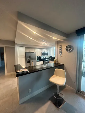 $7,000 | 1238 Hillsboro Mile, Unit 509, Hillsboro Beach, FL 33062