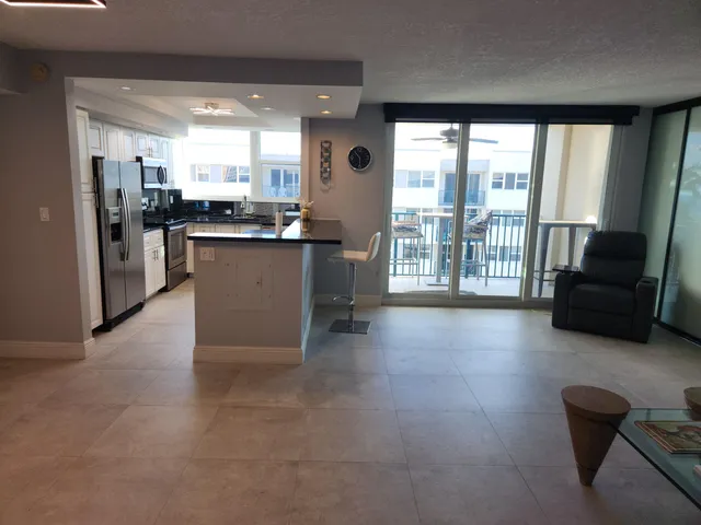 $7,000 | 1238 Hillsboro Mile, Unit 509, Hillsboro Beach, FL 33062