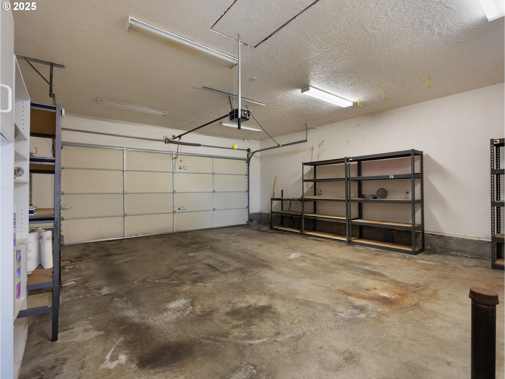 462 Northeast 24th Street Gresham, OR 97030 - Photo 28 of 37 a view of a garage