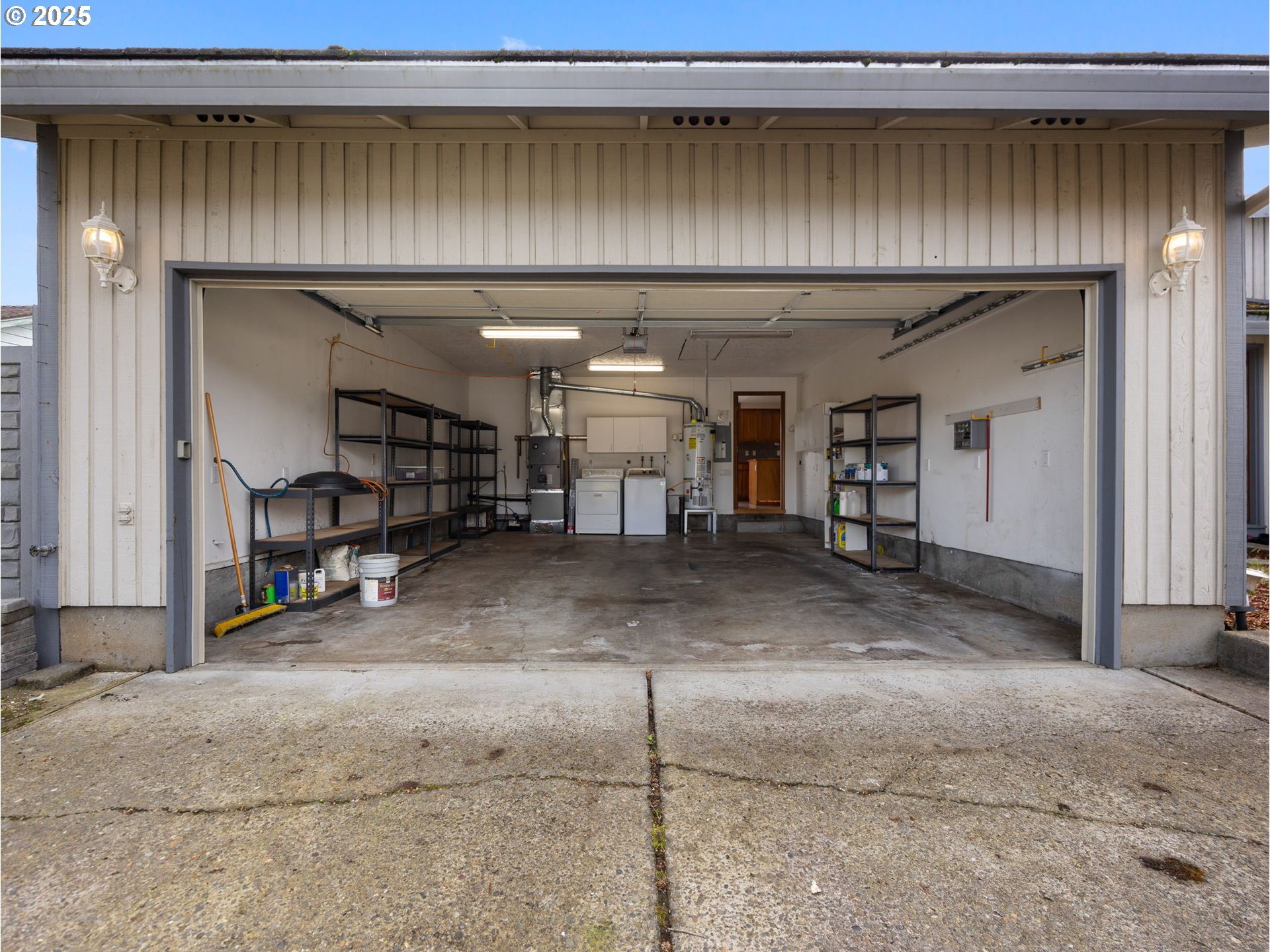 462 Northeast 24th Street Gresham, OR 97030 - Photo 29 of 37 a view of a garage
