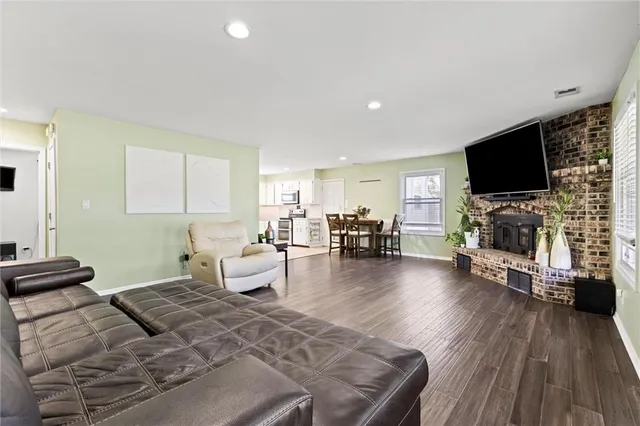 $350,000 | 985 Harr-Grove Road, Peculiar, MO 64078