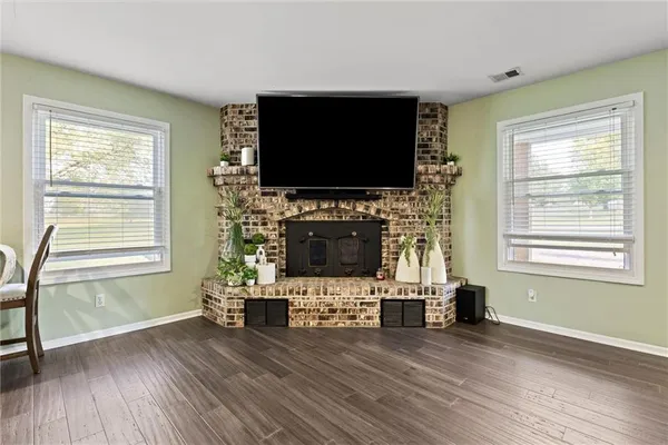 $350,000 | 985 Harr-Grove Road, Peculiar, MO 64078